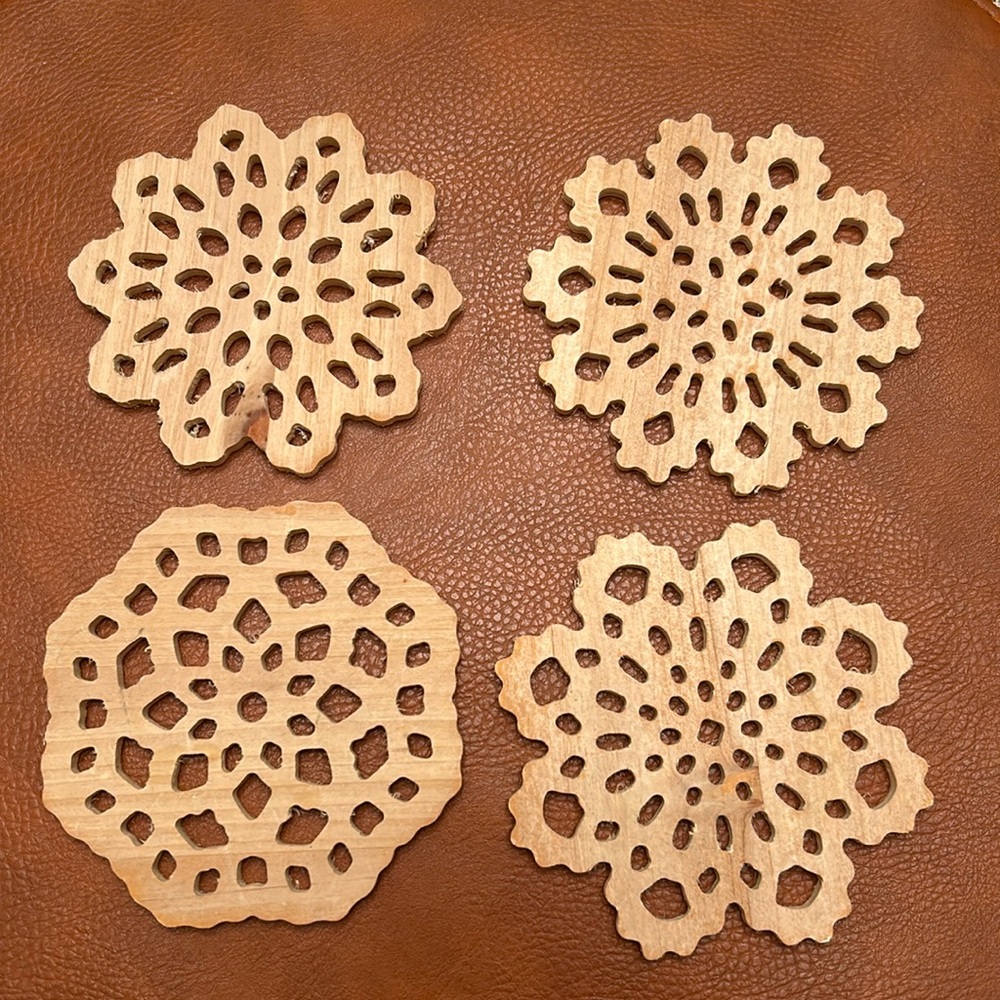 Set of 4 wood neutral coasters